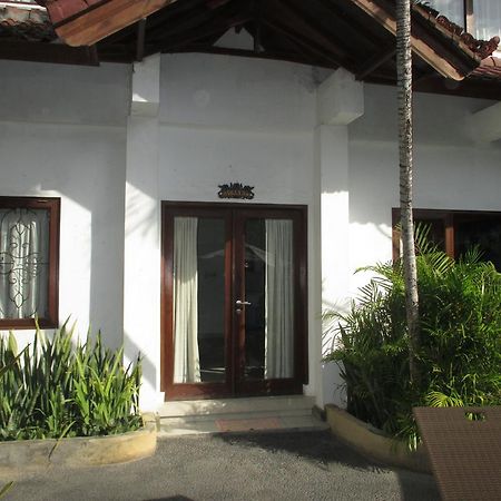 Yuli Bungalows Кута Екстер'єр фото