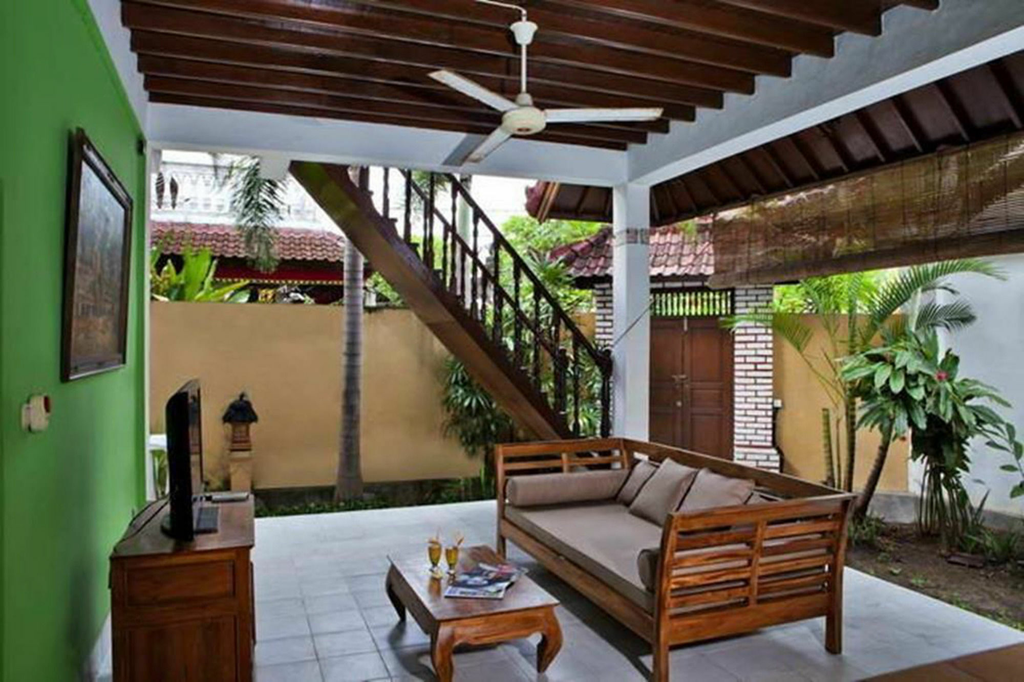 Yuli Bungalows Кута Екстер'єр фото