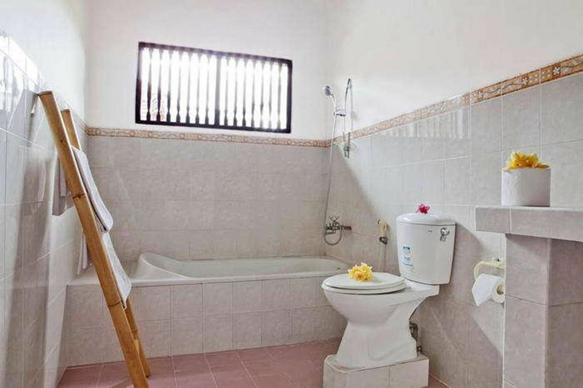 Yuli Bungalows Кута Екстер'єр фото